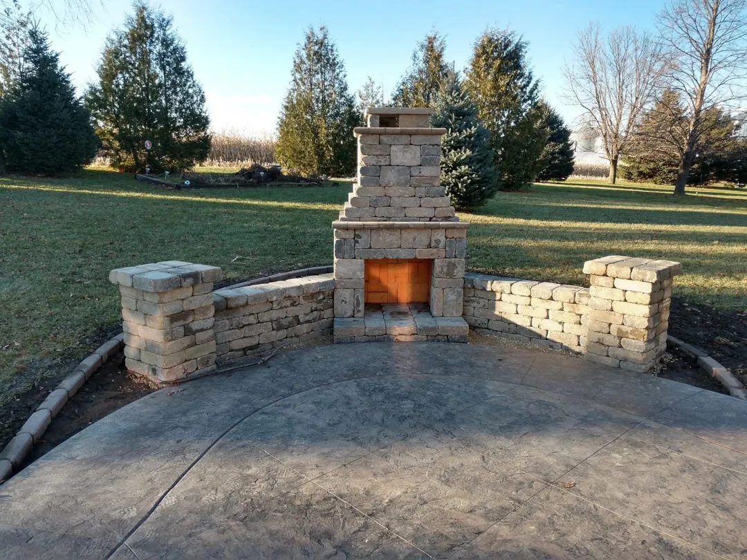 Outdoor fireplace