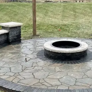 Elevated outdoor fire feature