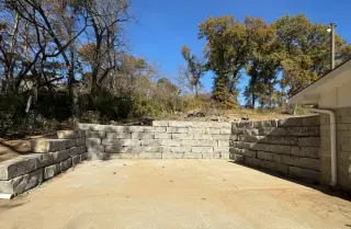 Retaining wall along driveway in Shawnee, KS